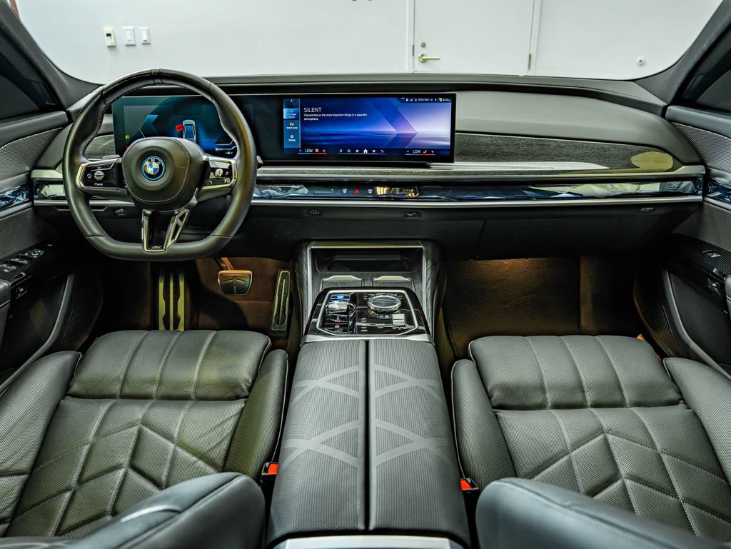 Used 2024 BMW i7 eDrive50 w/ M Sport Package RWD image 40