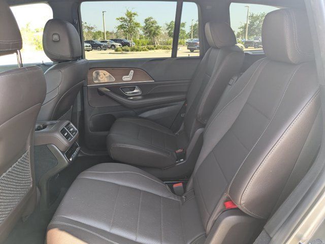 Used 2022 Mercedes-Benz GLS 450 4MATIC image 20