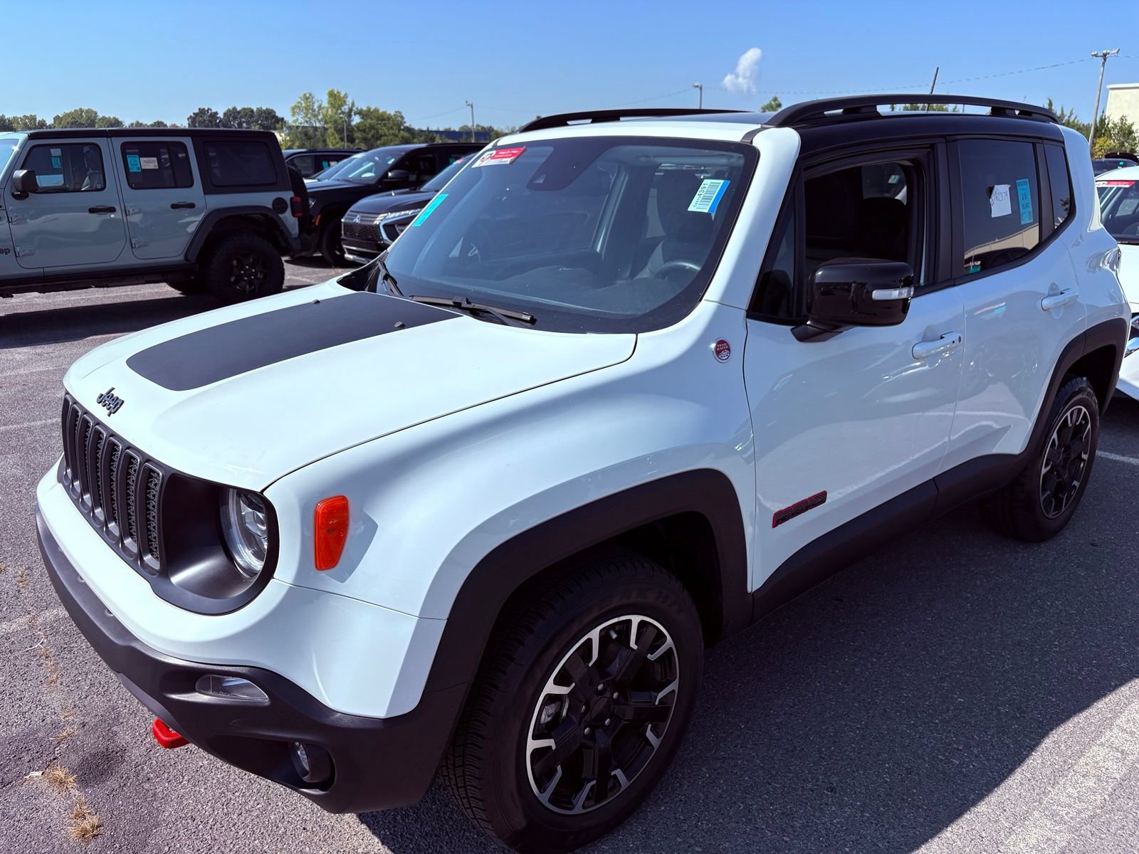 Used 2023 Jeep Renegade Trailhawk w/ Sun/Sound Group AWD/4WD image 9