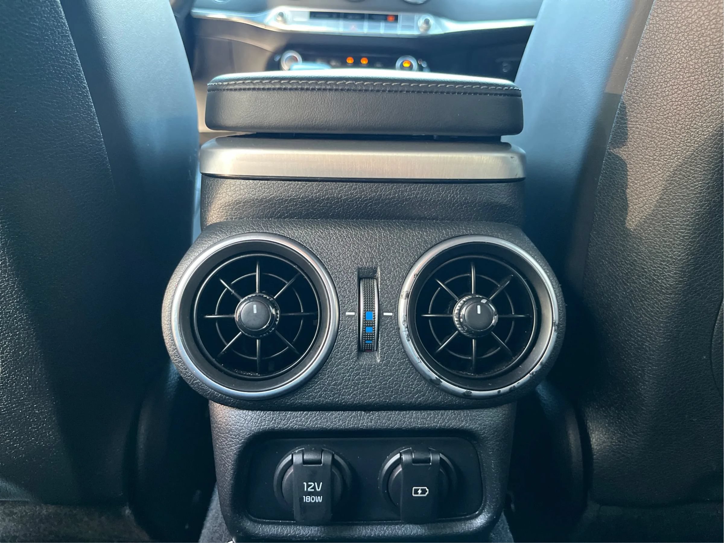 Used 2018 Kia Stinger GT2 RWD image 35