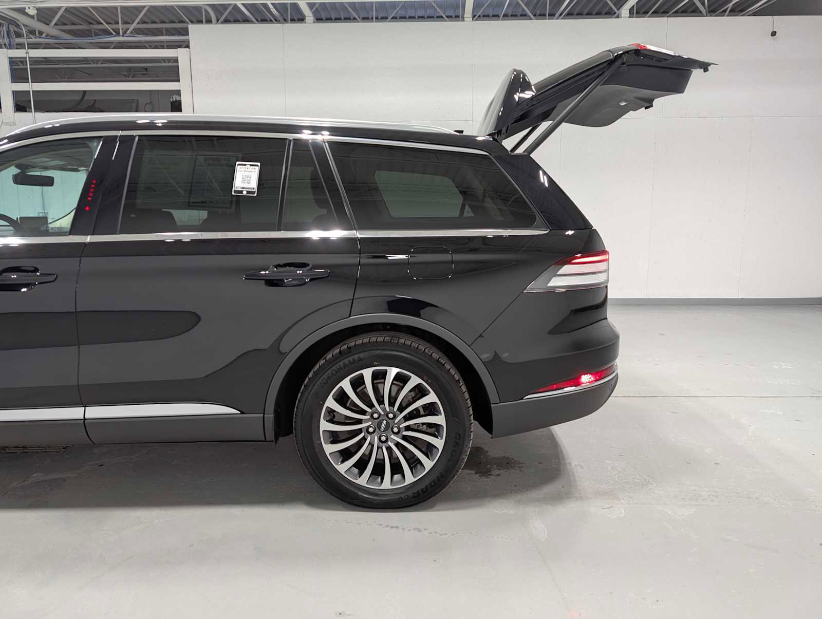 Used 2024 Lincoln Aviator Reserve w/ Elements Package Plus image 11