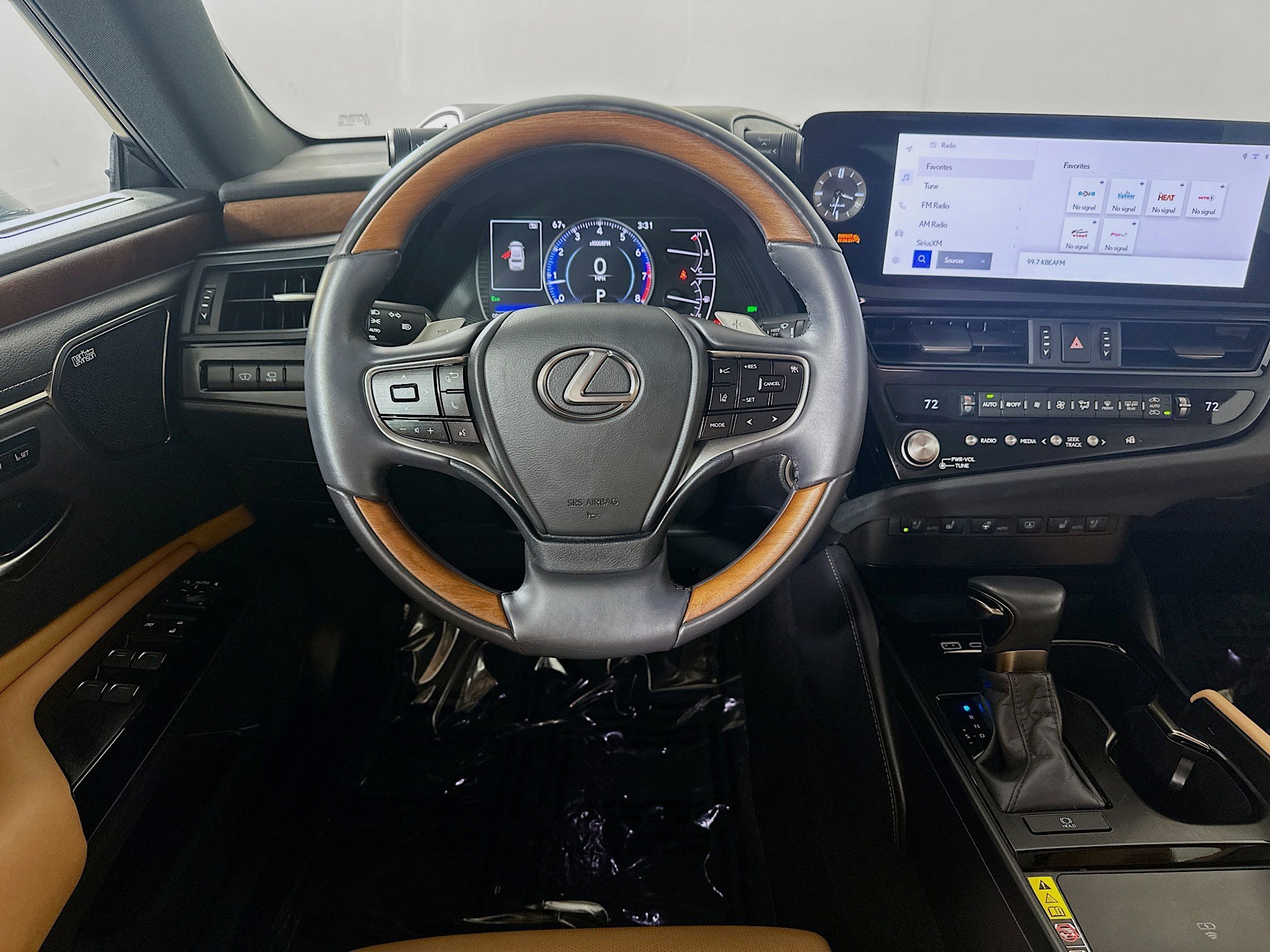 Certified 2024 Lexus ES 350 Ultra Luxury w/ Accessory Package (Z2) FWD image 24