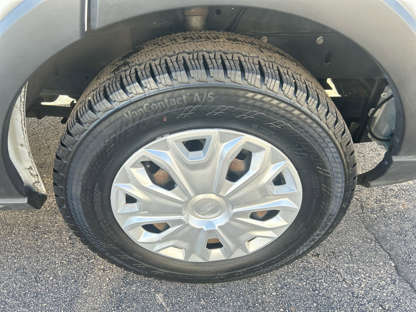 Used 2019 Ford Transit 150 XLT image 9