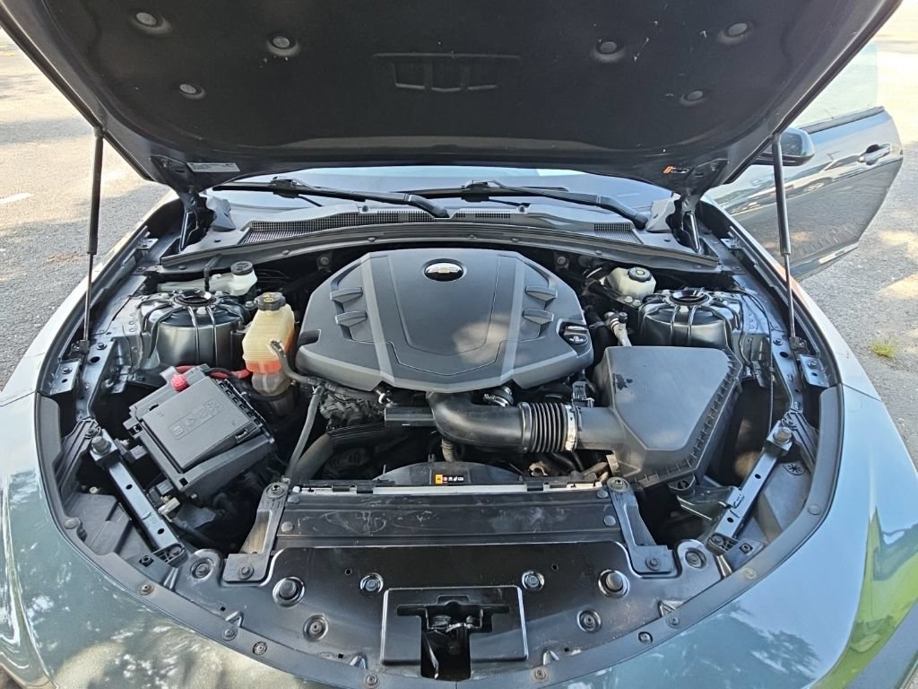 Used 2020 Chevrolet Camaro LT RWD image 28