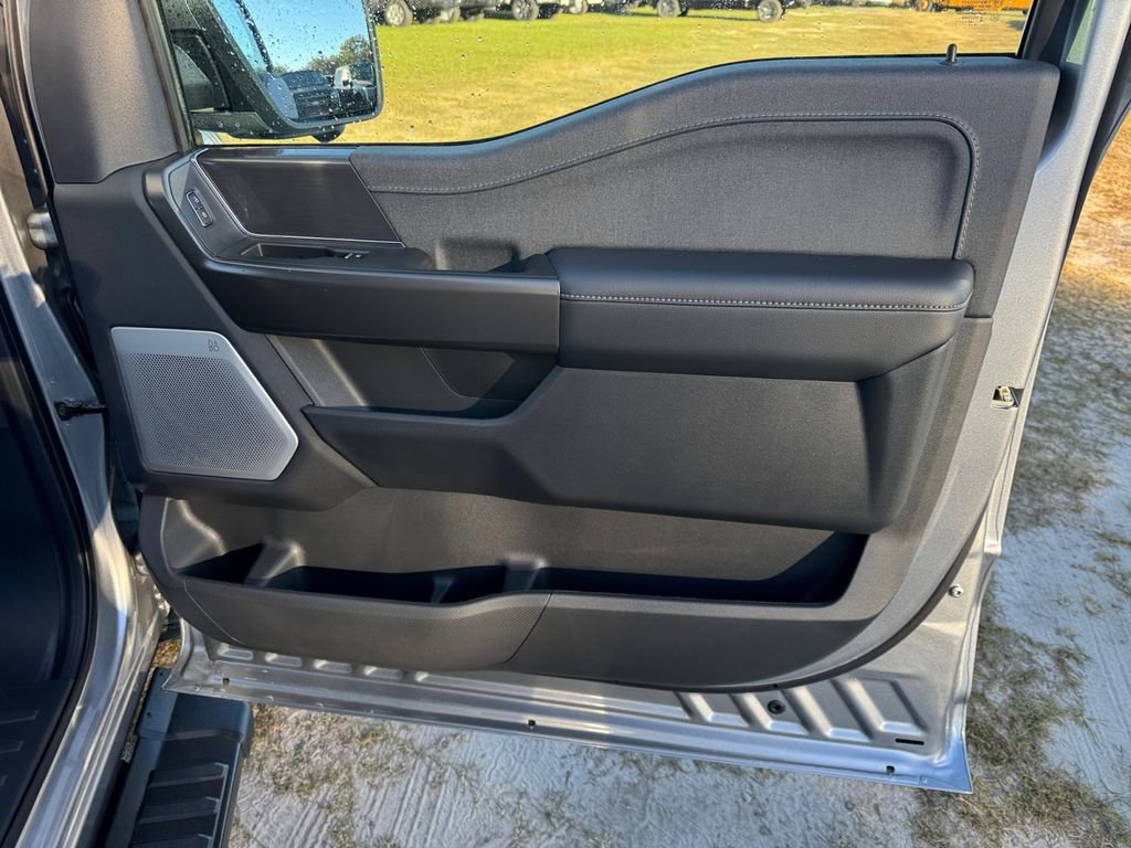 New 2025 Ford F150 Lariat w/ Equipment Group 502A High image 19