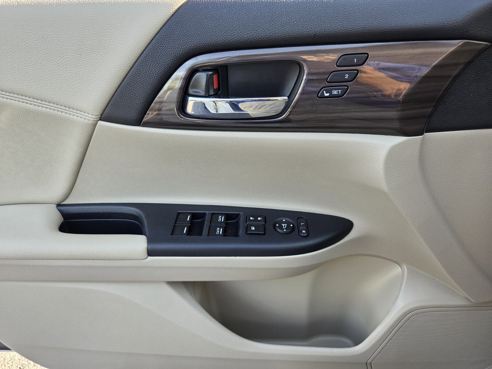 Used 2017 Honda Accord EX-L image 26