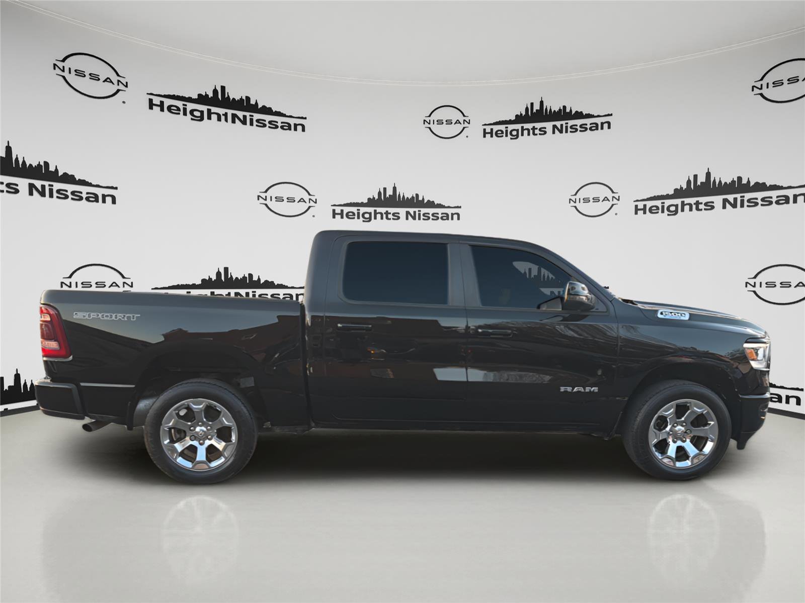 Used 2023 RAM 1500 Big Horn AWD/4WD image 6