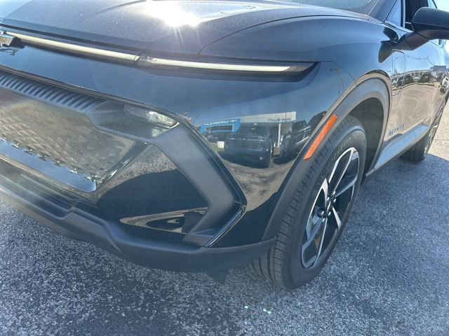 New 2026 Chevrolet Equinox EV LT image 9
