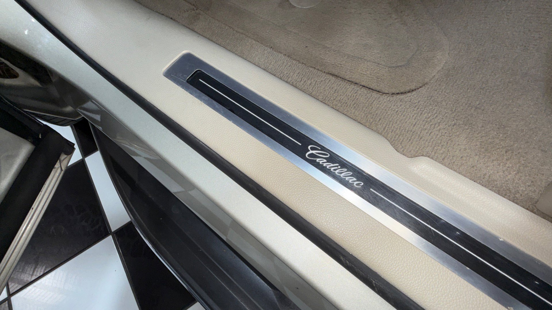 Used 2015 Cadillac Escalade Luxury image 50