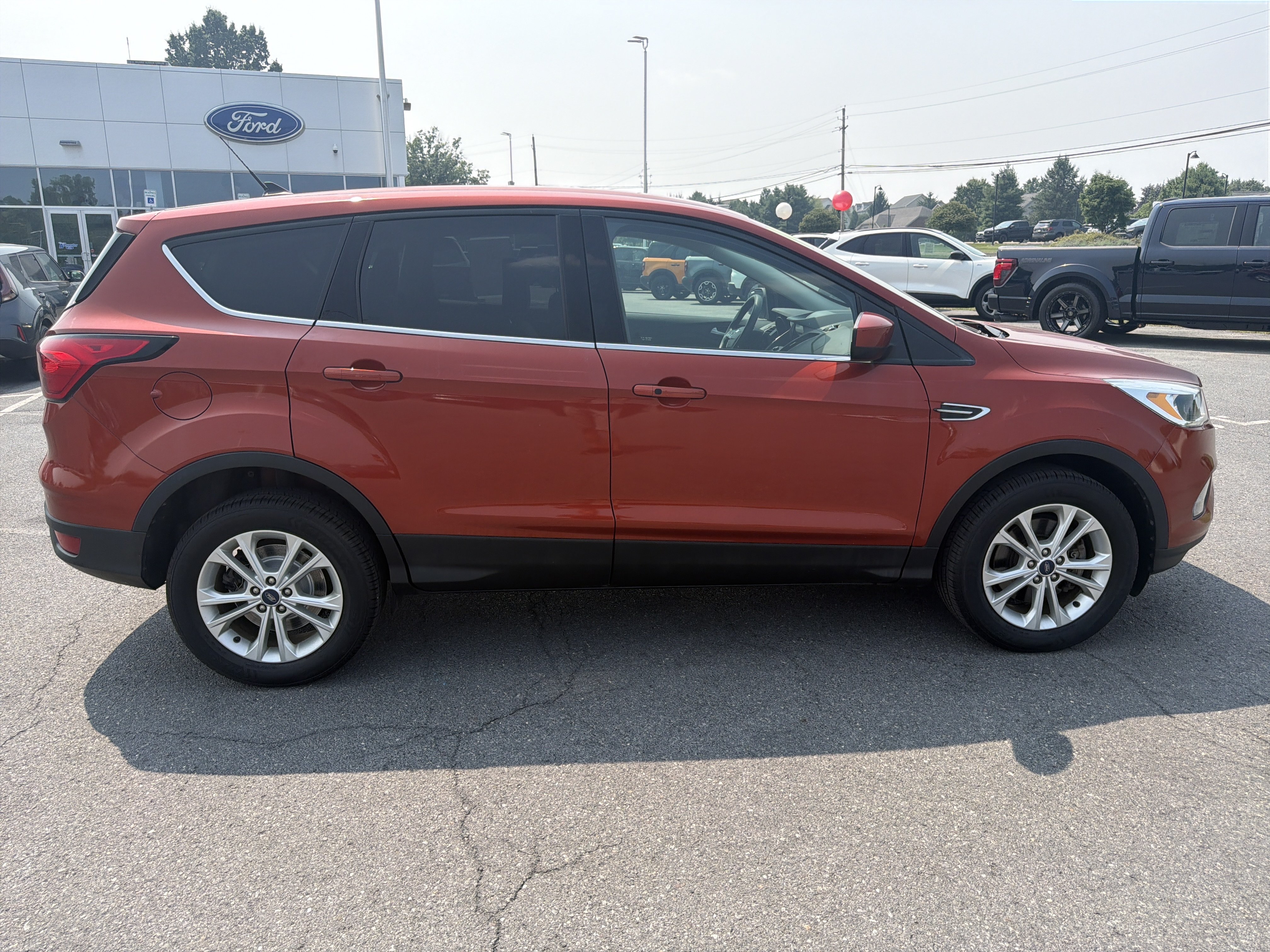 Certified 2019 Ford Escape SE AWD/4WD image 2