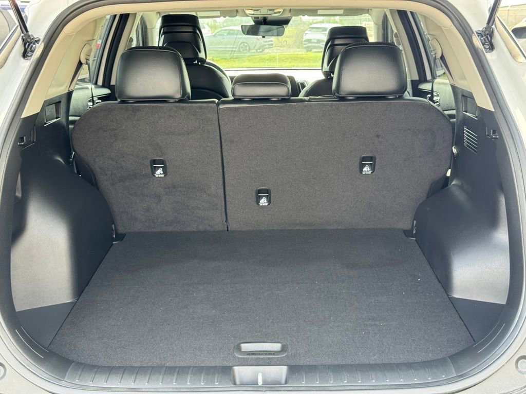 Certified 2025 Kia Sportage EX image 15