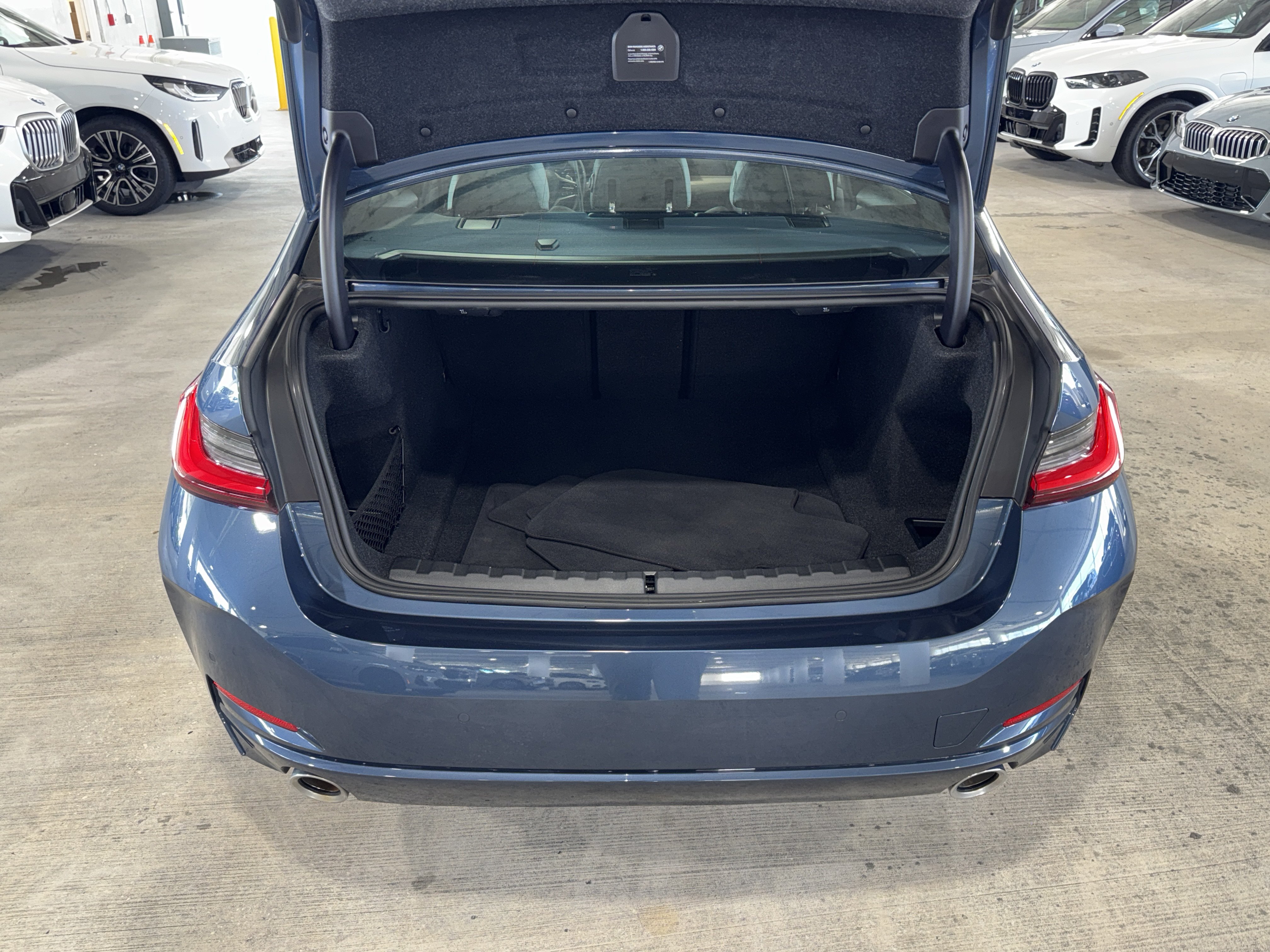 Used 2025 BMW 330i Sedan RWD image 13