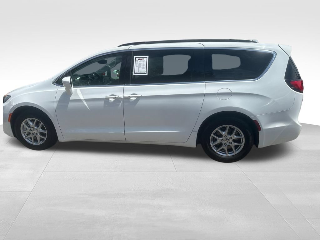 Used 2022 Chrysler Pacifica Touring-L FWD image 8