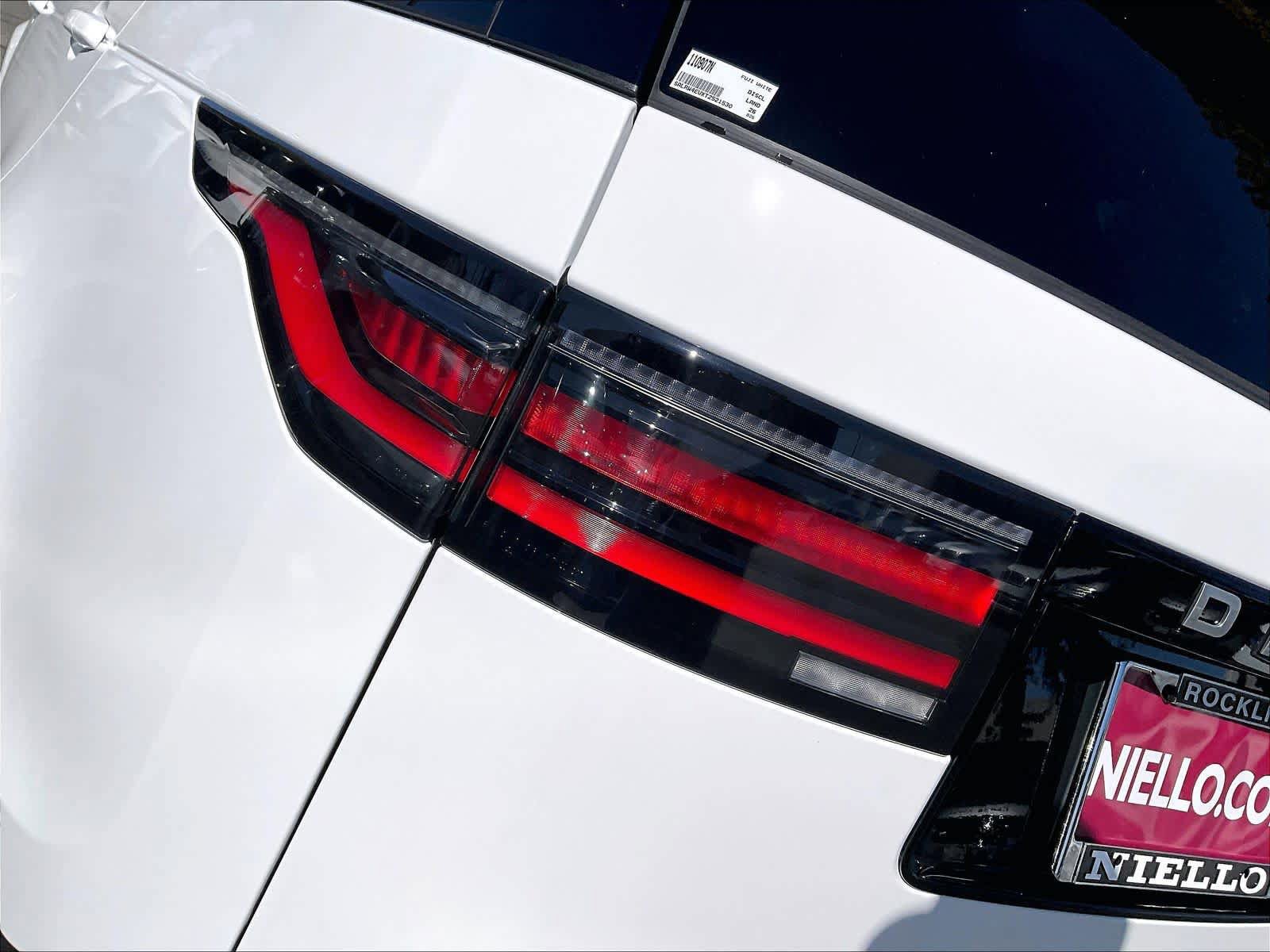 New 2026 Land Rover Discovery Limited Edition AWD/4WD image 25
