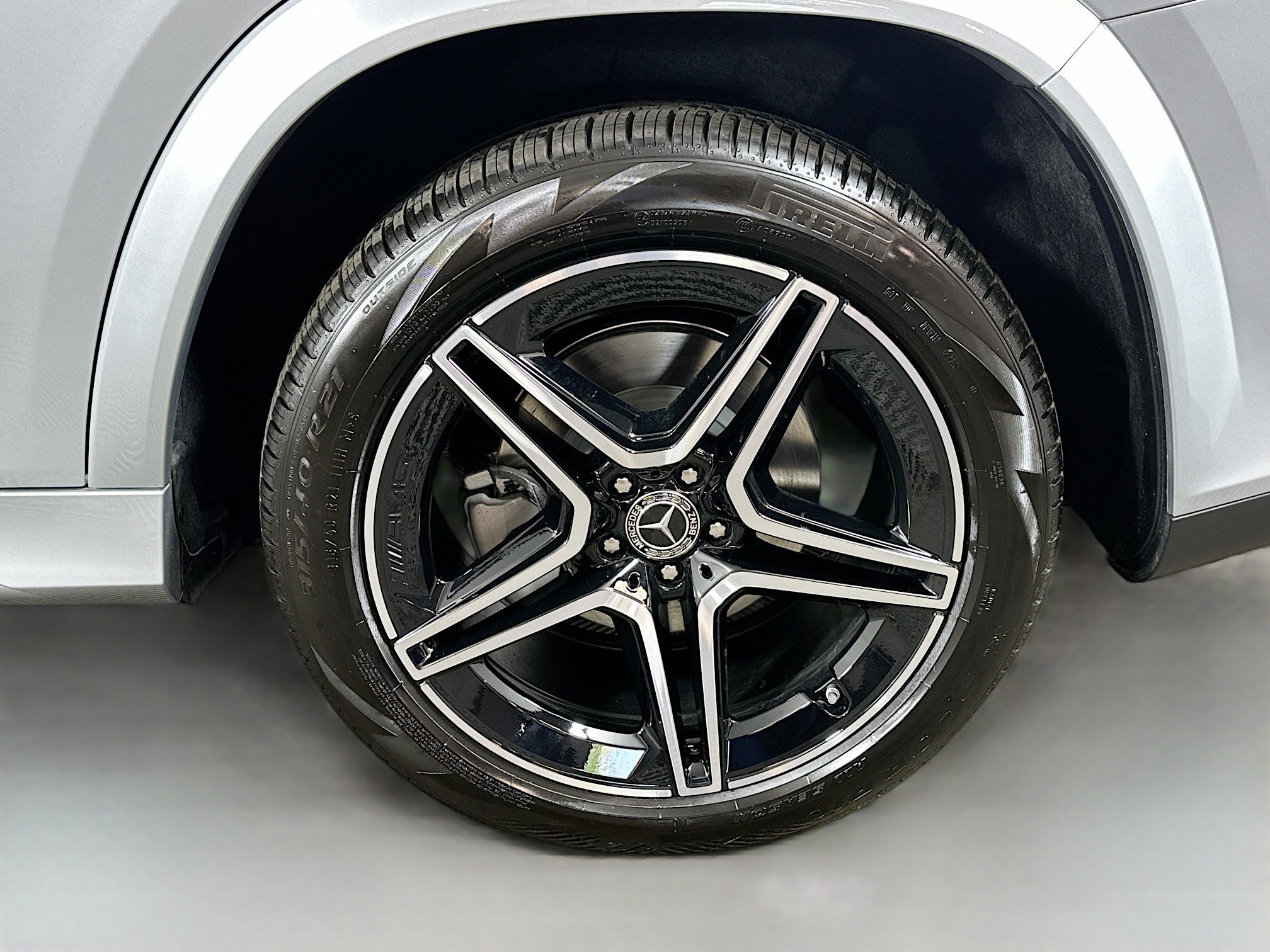 New 2026 Mercedes-Benz GLS 450 4MATIC image 33