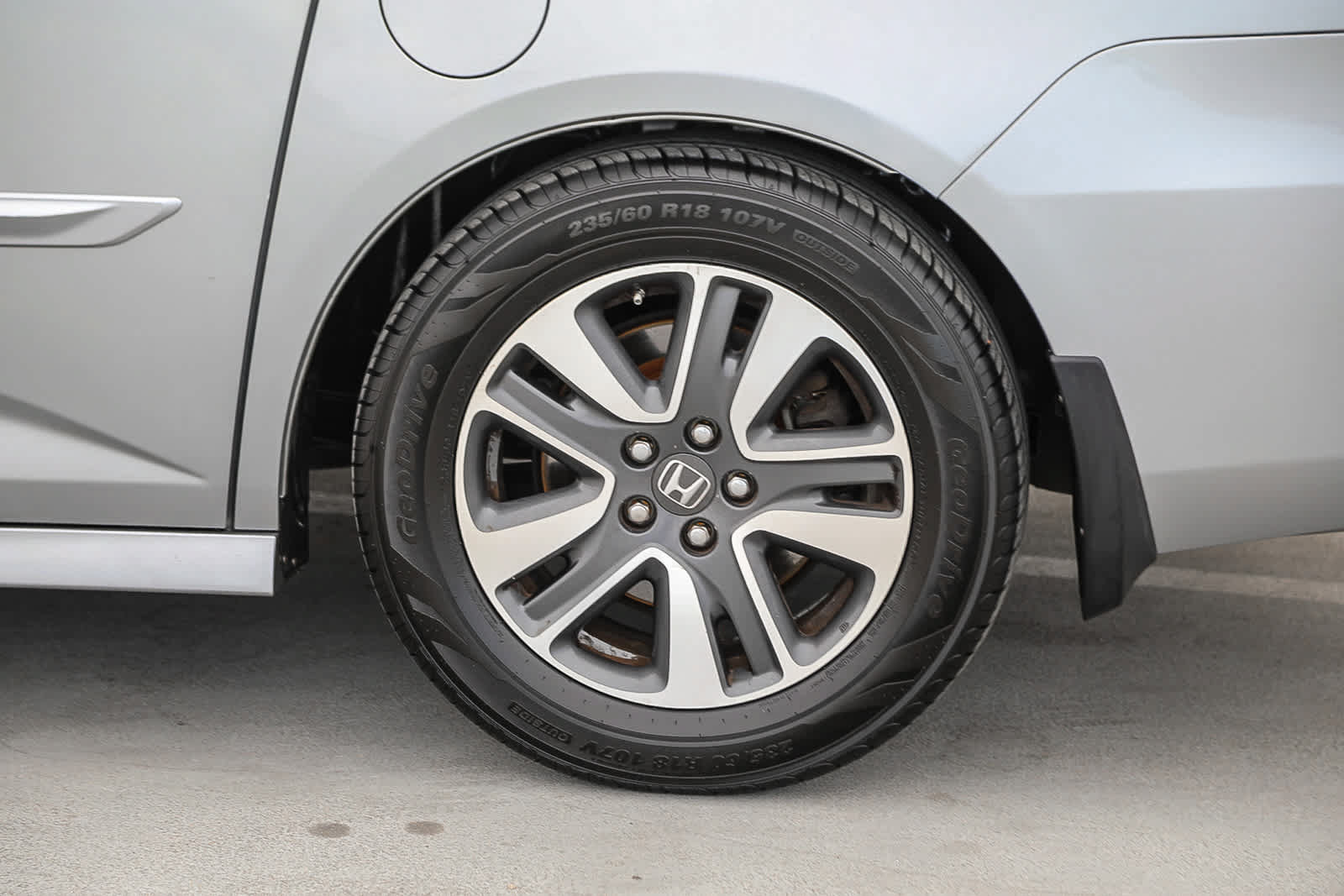 Used 2016 Honda Odyssey Touring Elite image 11
