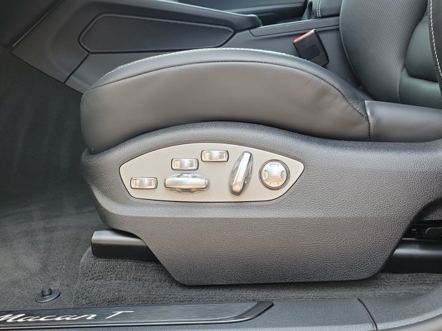 Certified 2026 Porsche Macan Turbo AWD/4WD image 24