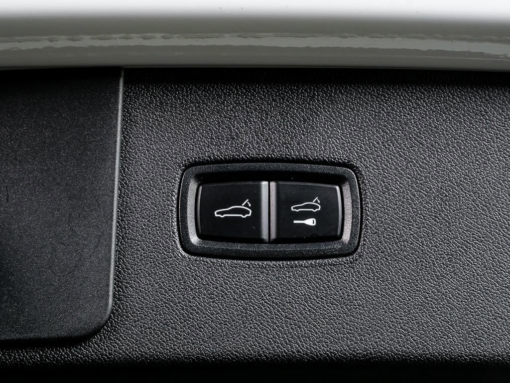 Certified 2023 Porsche Cayenne AWD/4WD image 32