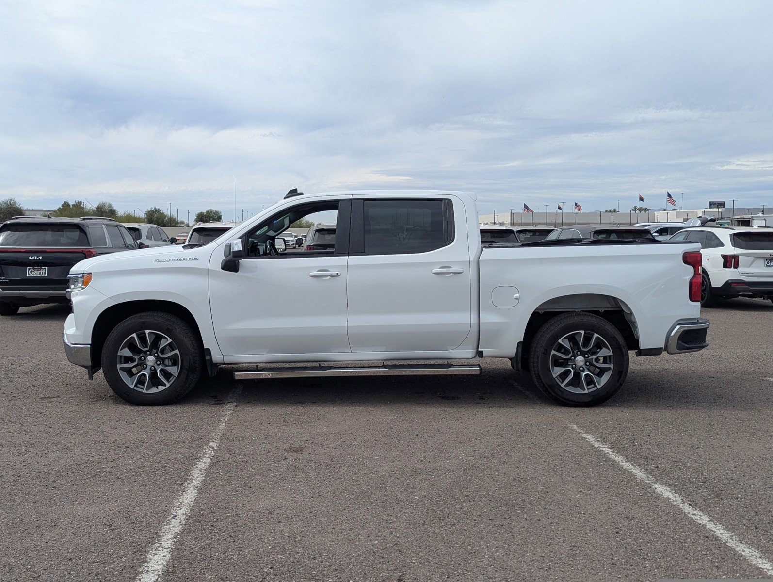 Certified 2022 Chevrolet Silverado 1500 LT image 2