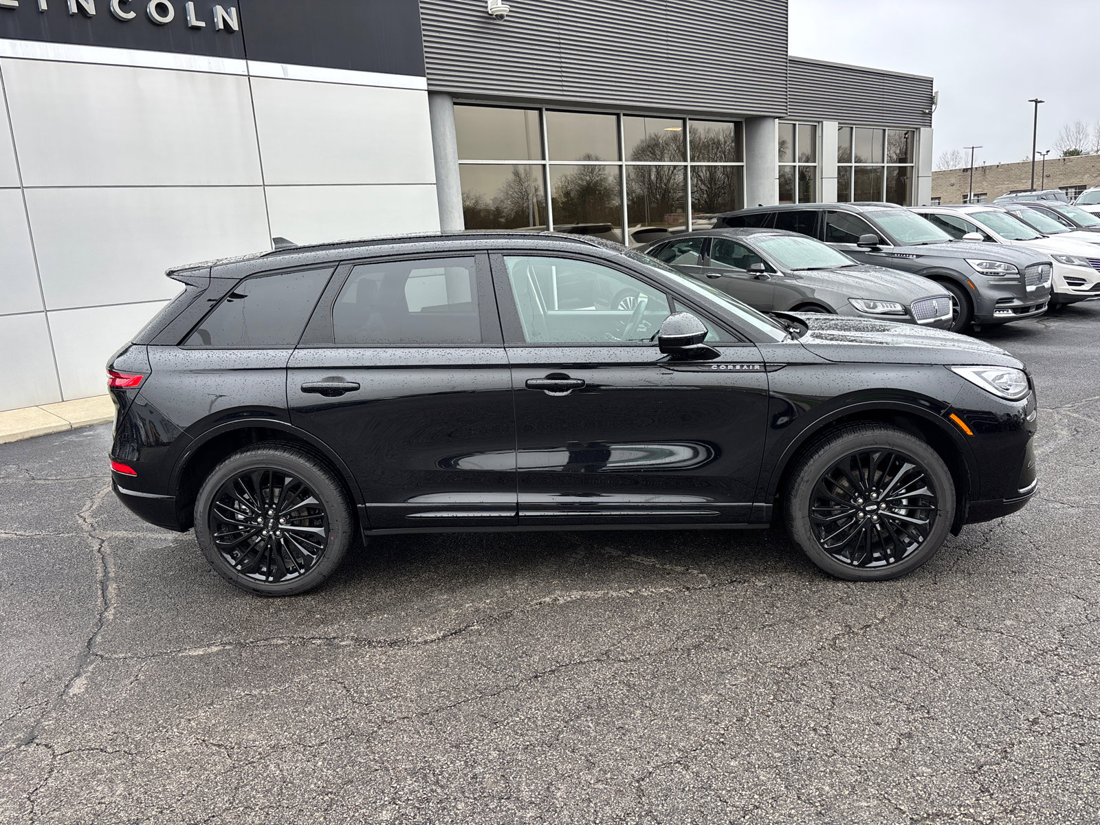 New 2026 Lincoln Corsair Reserve w/ Jet Appearance Package AWD/4WD image 8