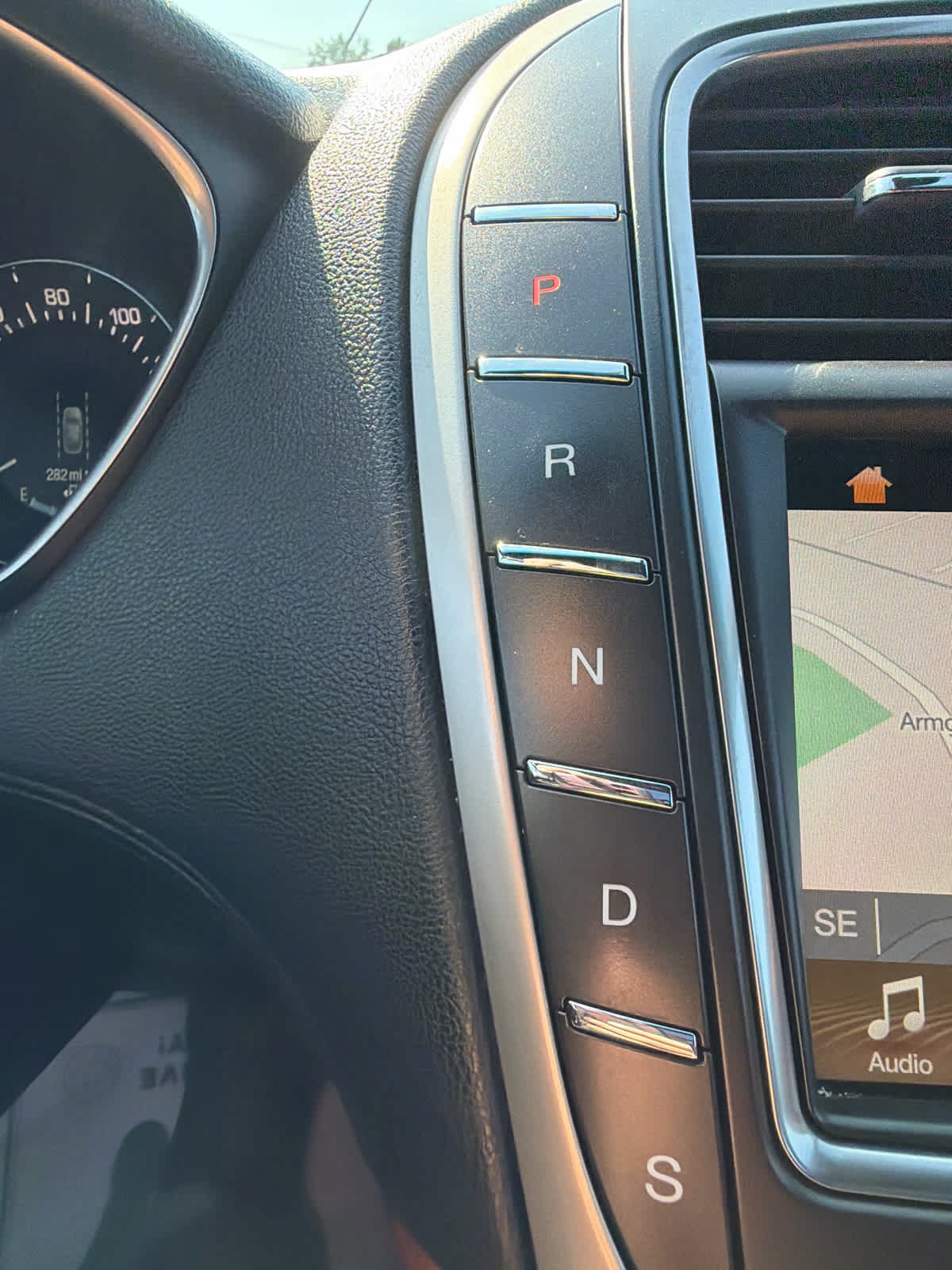 Used 2017 Lincoln MKX Reserve w/ Driver Assistance Package AWD/4WD image 25
