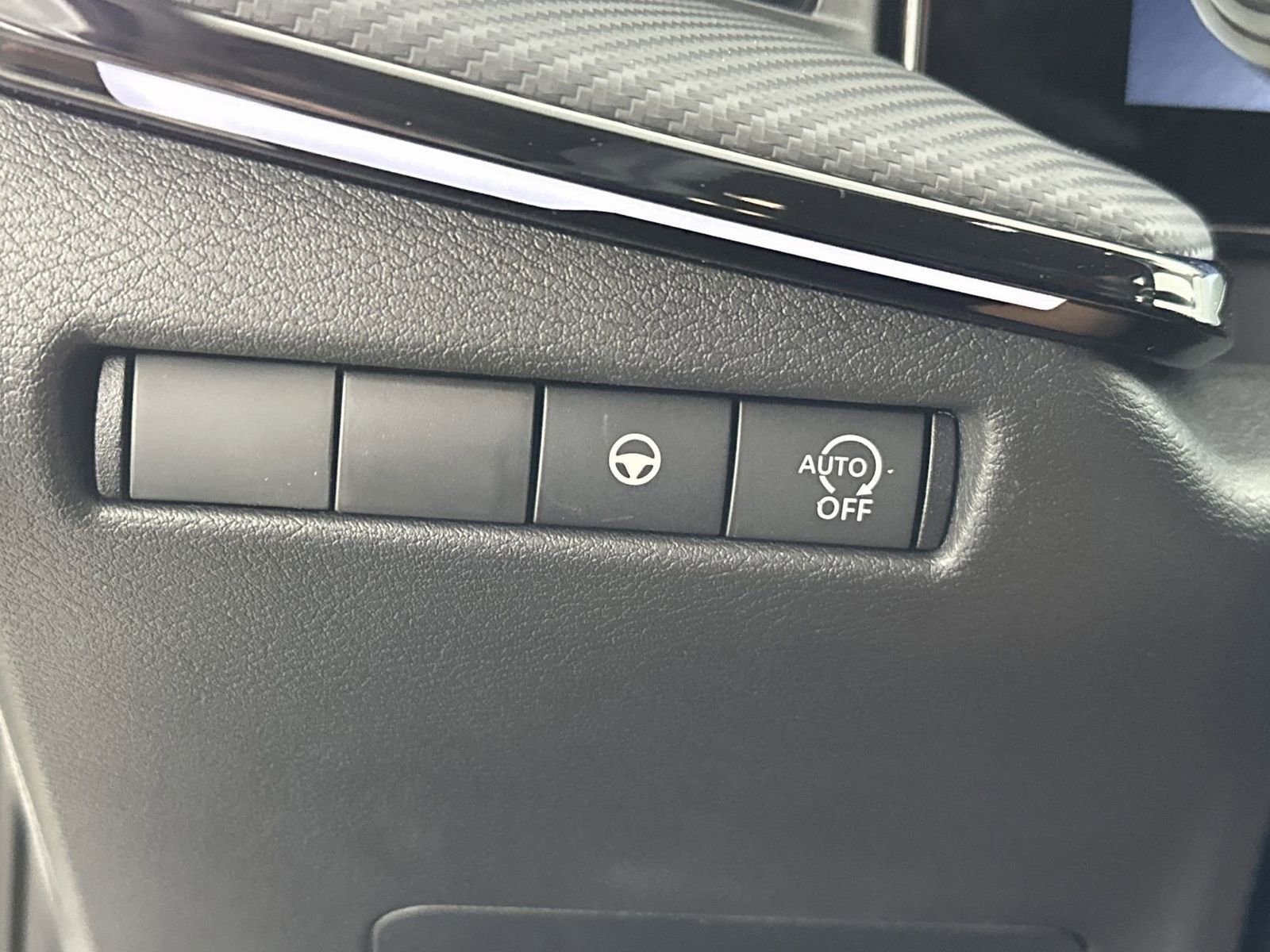 New 2025 Nissan Kicks SR image 24