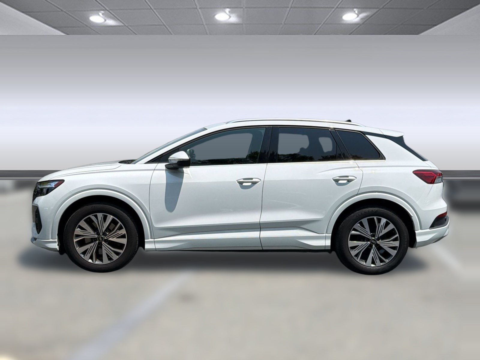 Used 2023 Audi Q4 e-tron Premium w/ Convenience Package RWD image 2