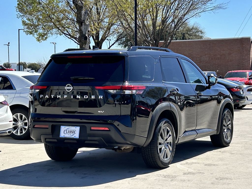 Used 2024 Nissan Pathfinder SV image 4