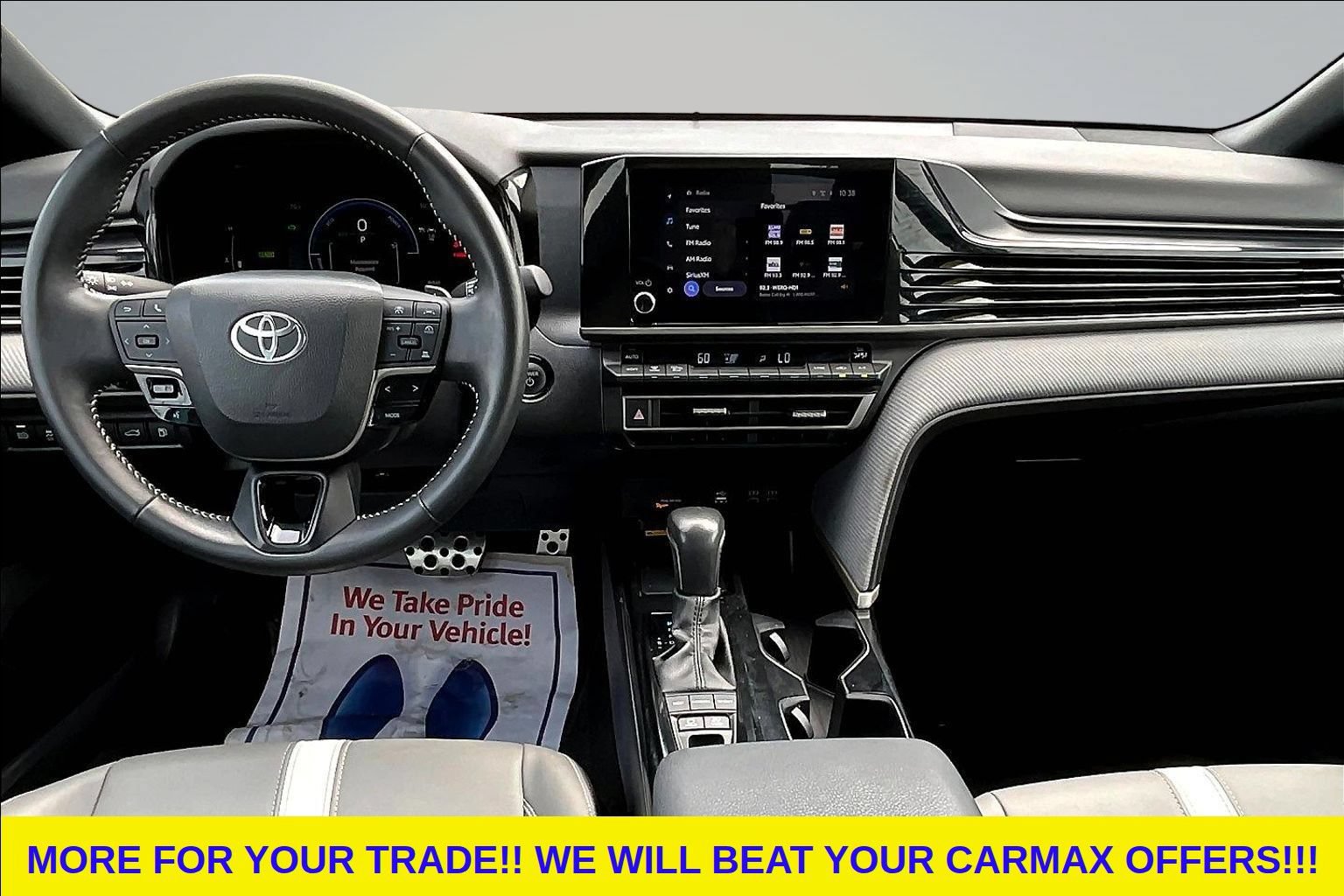 Used 2025 Toyota Camry SE FWD image 6