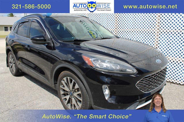 Used 2020 Ford Escape Titanium image 1