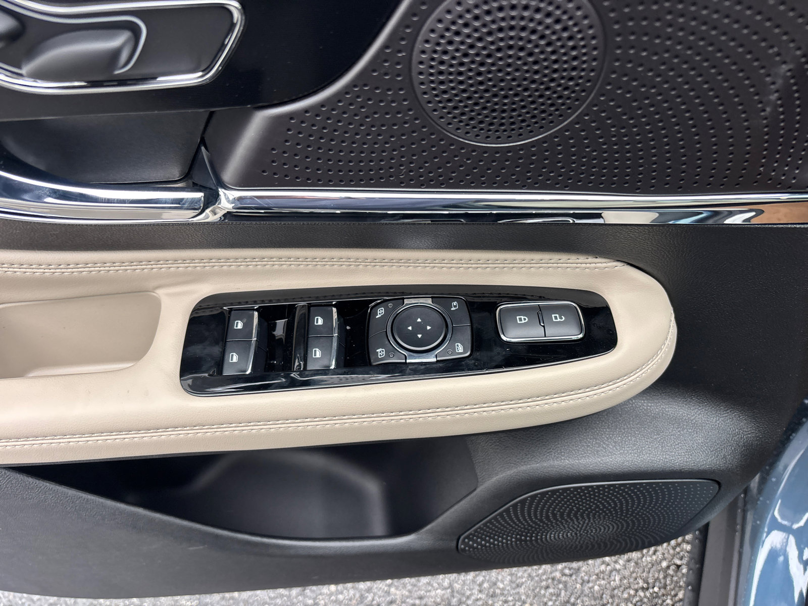 New 2026 Lincoln Corsair Reserve image 13