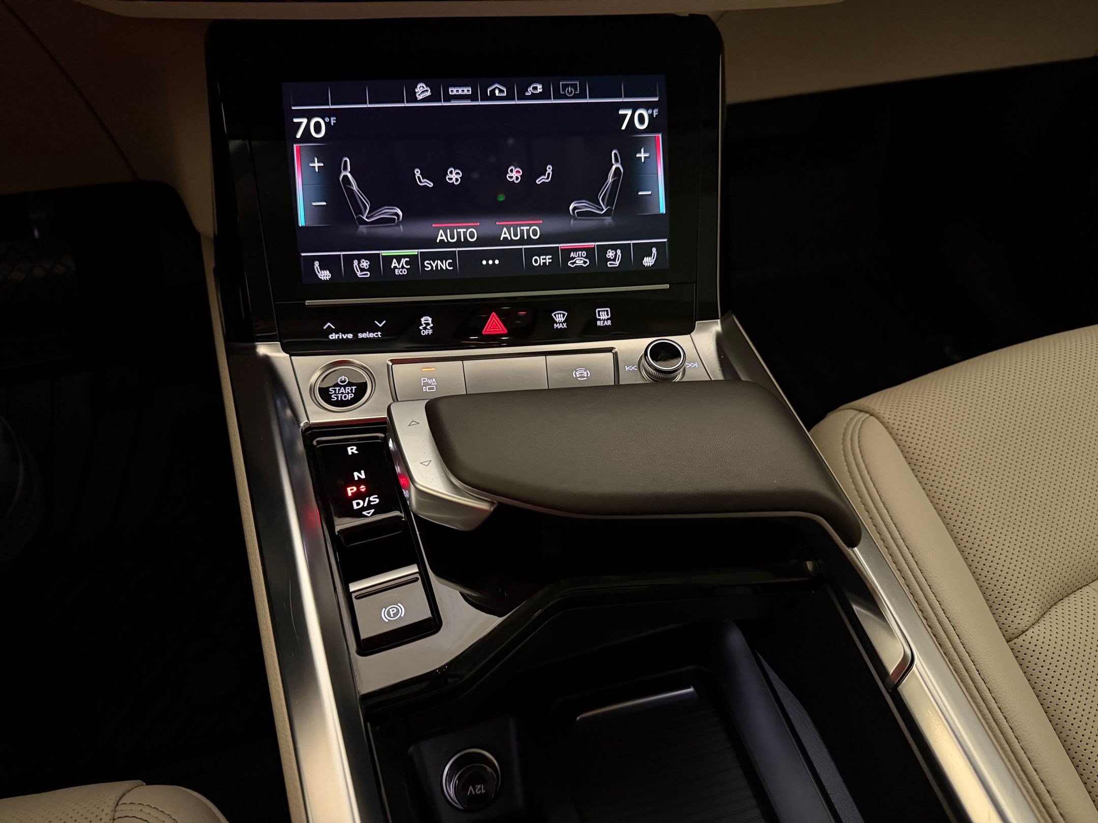 Certified 2023 Audi e-tron Premium Plus w/ Premium Plus Package AWD/4WD image 18