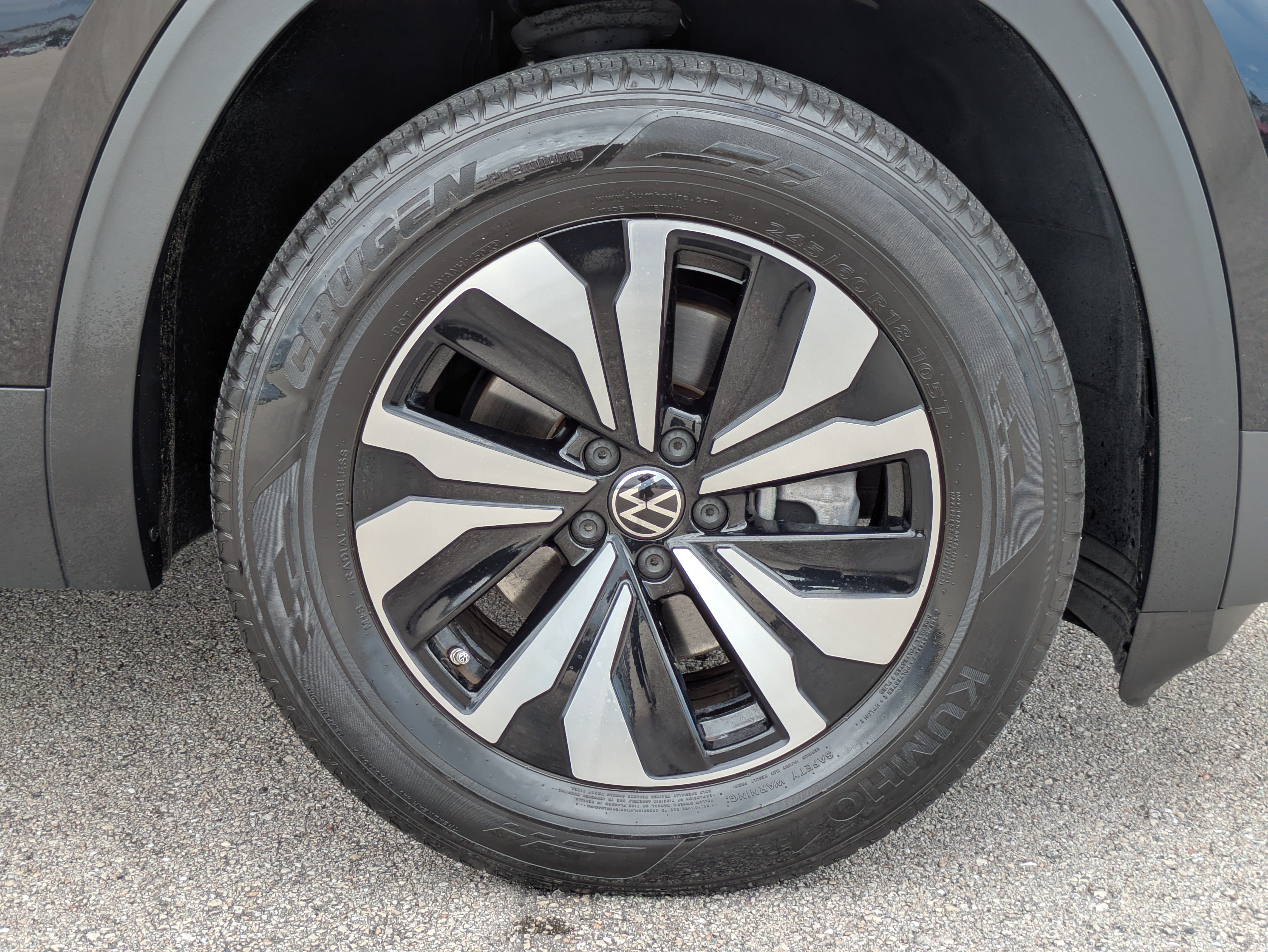 Used 2024 Volkswagen Atlas Cross Sport SE FWD image 11