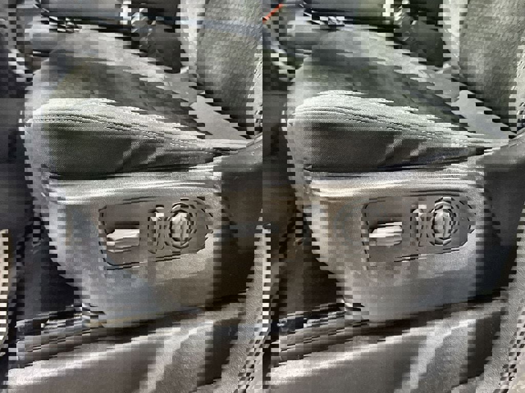 Used 2021 Chevrolet Silverado 1500 RST image 13