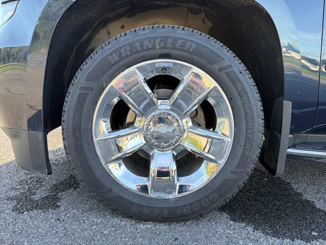 Used 2020 Chevrolet Suburban Premier w/ Max Trailering Package AWD/4WD image 11
