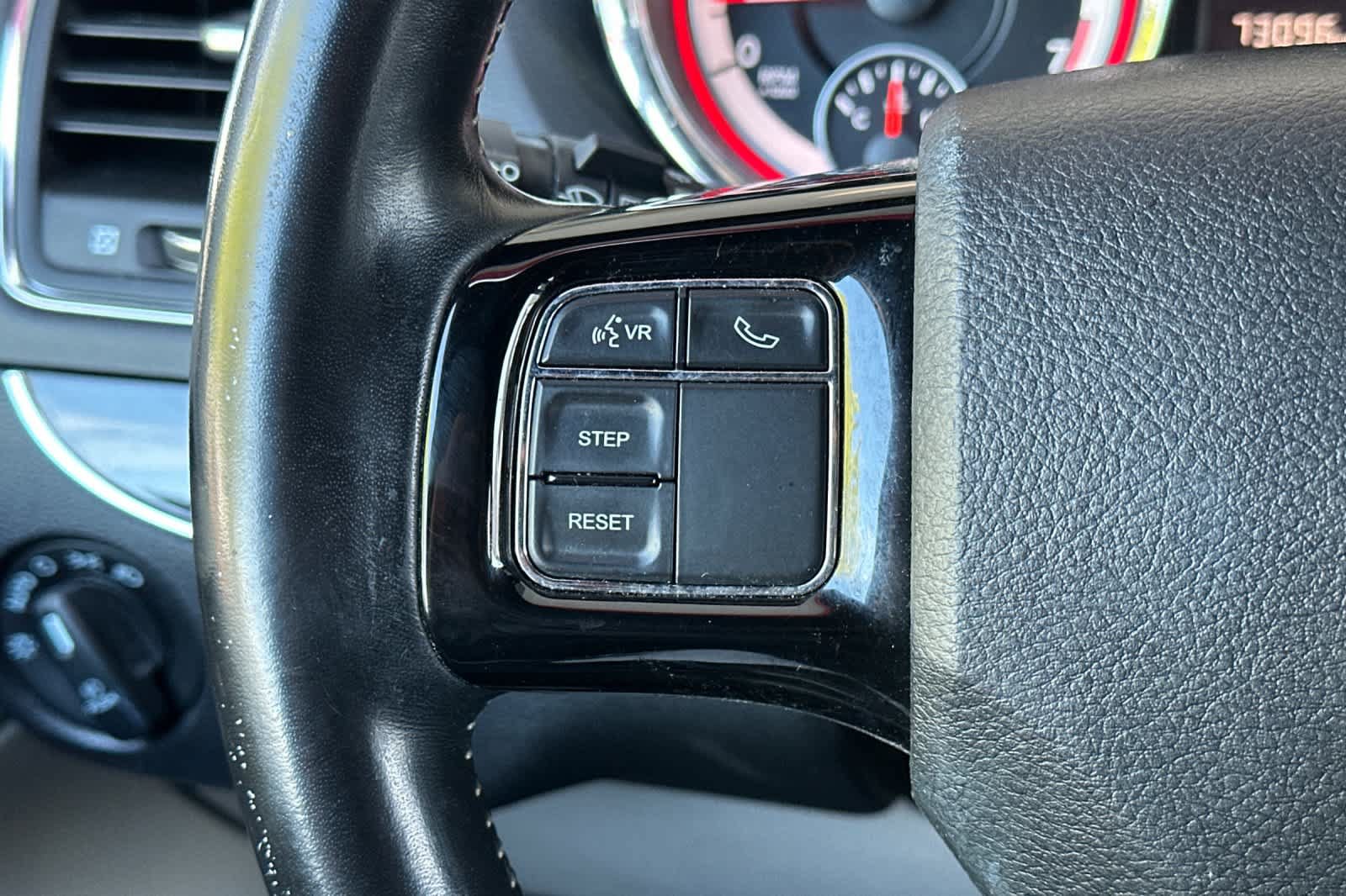 Used 2019 Dodge Grand Caravan SXT FWD image 26
