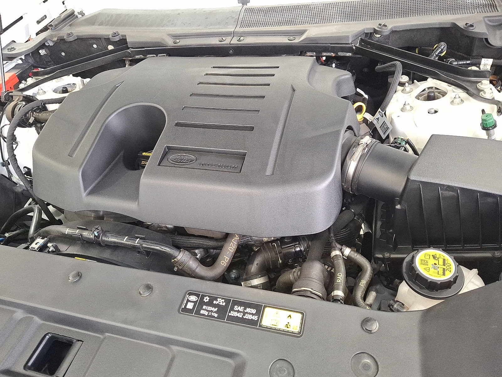 Certified 2023 Land Rover Defender 110 X-Dynamic SE image 26