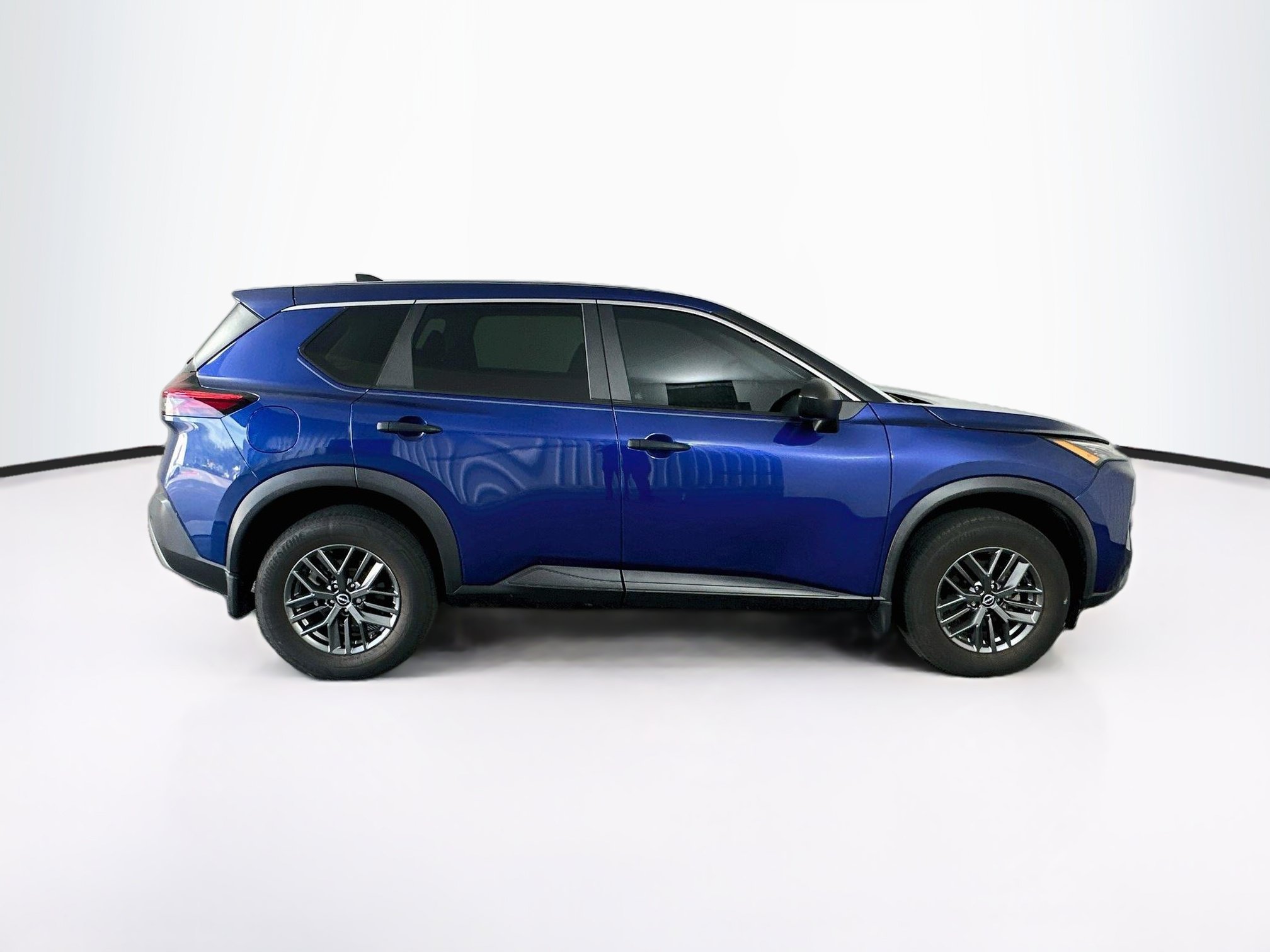 Used 2023 Nissan Rogue S FWD image 10