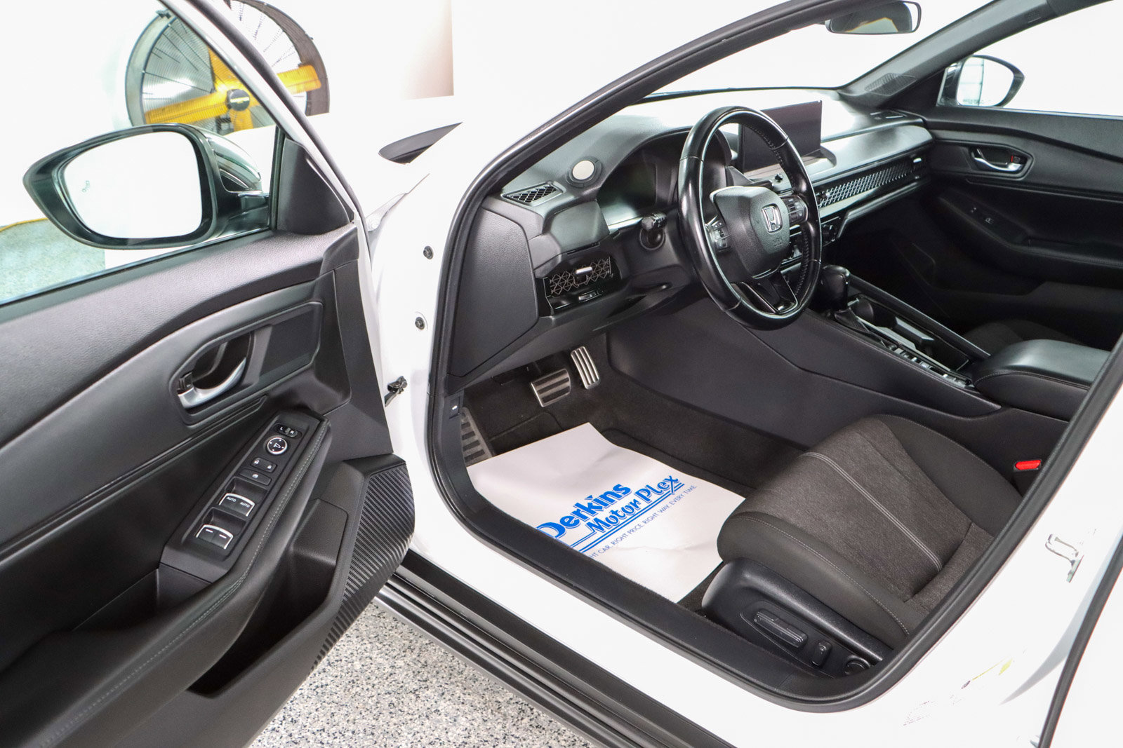 Used 2024 Honda Accord Sport image 3