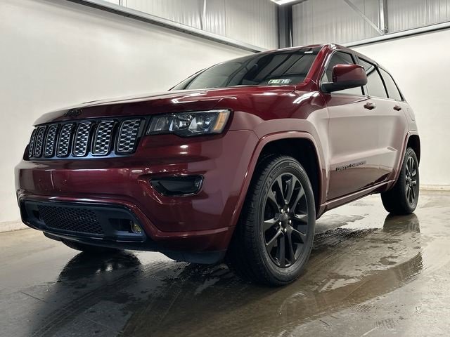 Used 2018 Jeep Grand Cherokee Altitude image 30