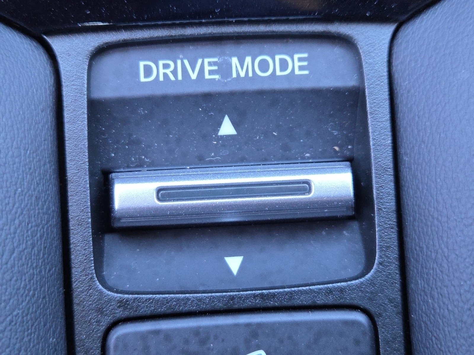 Used 2025 Honda HR-V LX image 6