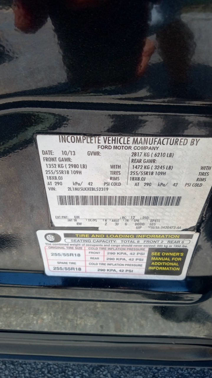 Used 2014 Lincoln MKT AWD image 21