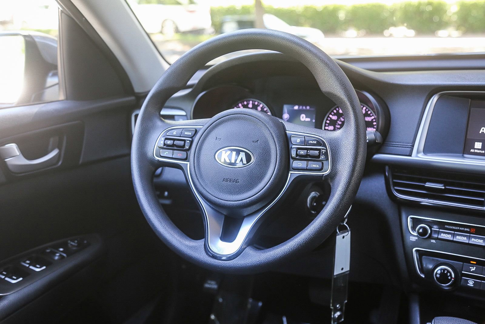 Used 2018 Kia Optima LX w/ 17" Alloy Wheels Package image 13