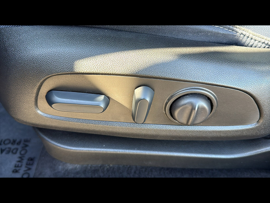 Used 2023 Chevrolet Bolt EUV Premier w/ Sun & Sound Package FWD image 22