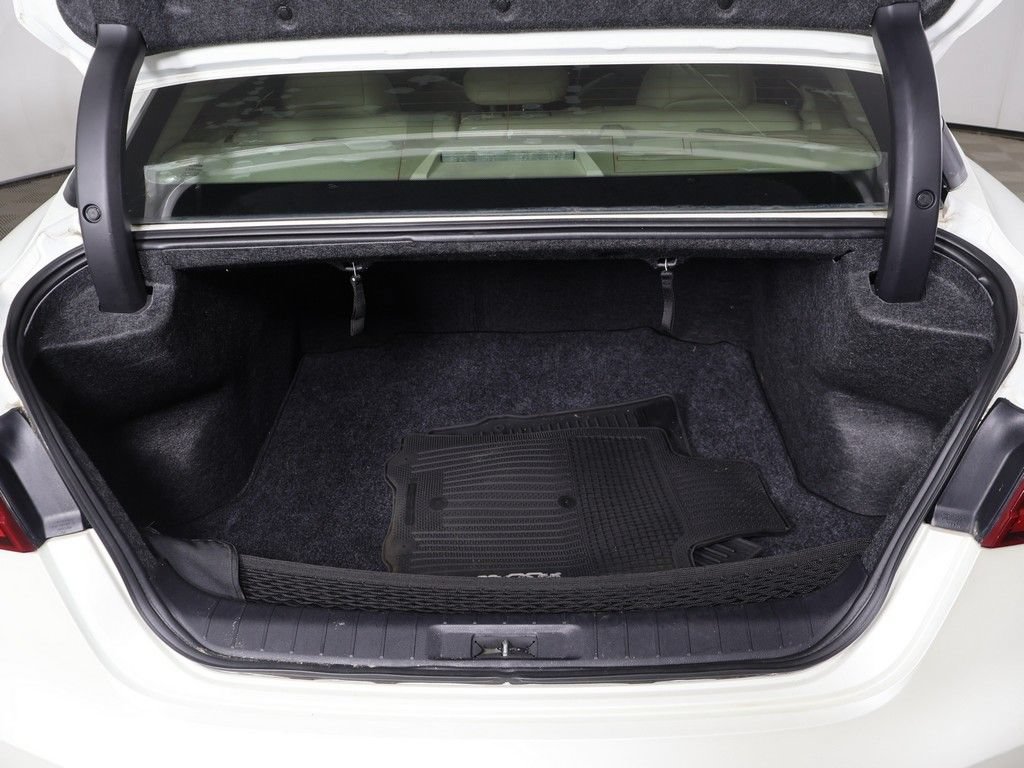 Used 2017 Nissan Maxima 3.5 SL FWD image 18
