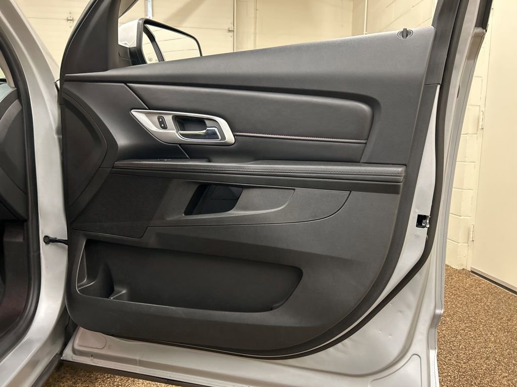 Used 2016 GMC Terrain SLE image 16