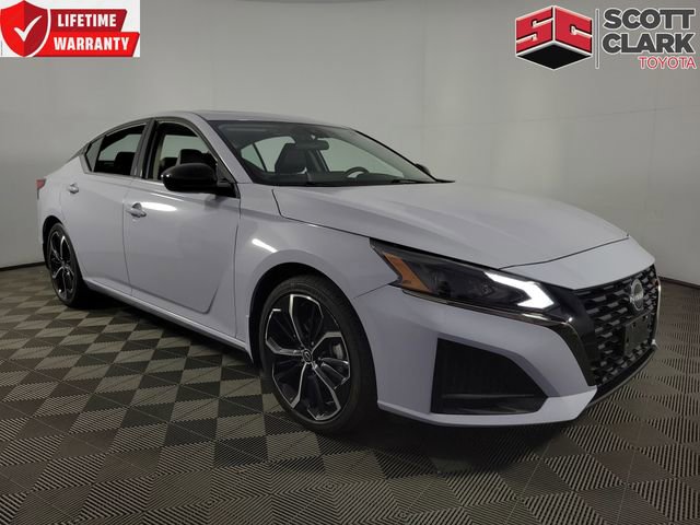 Used 2024 Nissan Altima 2.5 SR w/ SR Premium Package FWD image 1