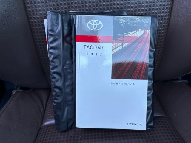 Used 2017 Toyota Tacoma Limited w/ Tow Package RWD image 33