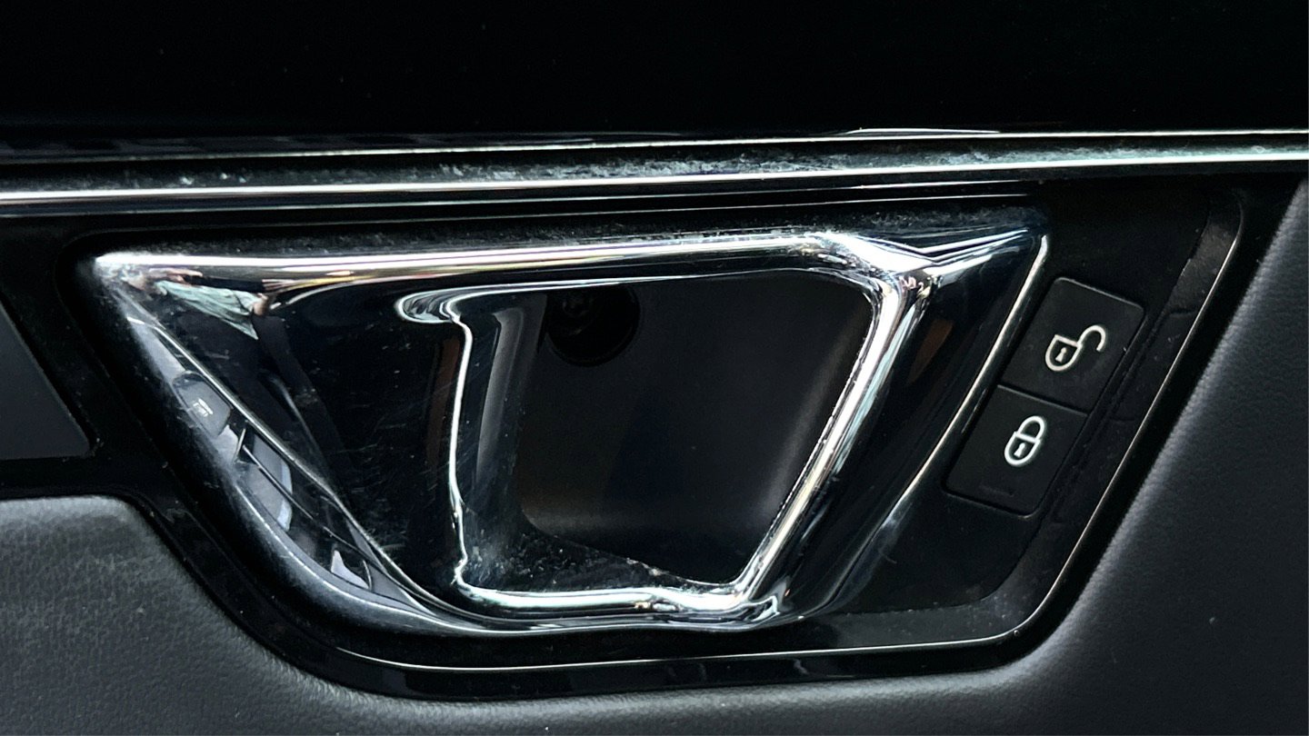 Used 2016 Jaguar XJ R-Sport image 40