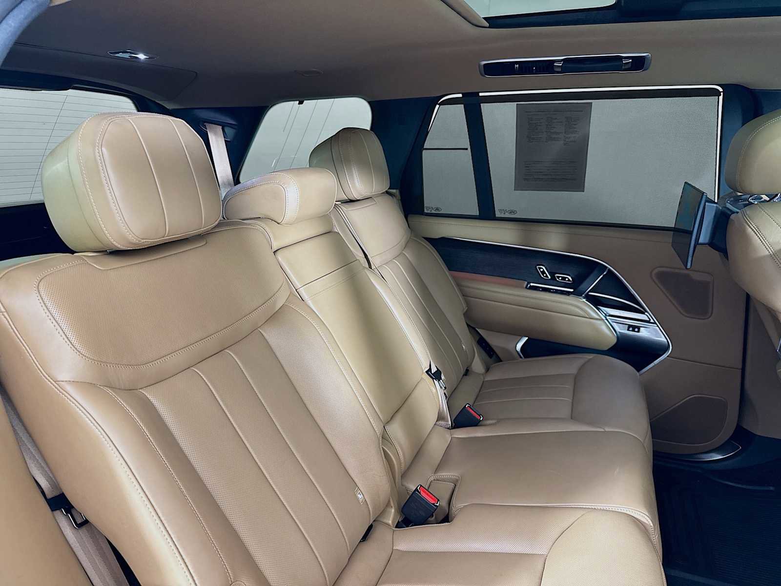 Used 2024 Land Rover Range Rover Long Wheelbase SE AWD/4WD image 28